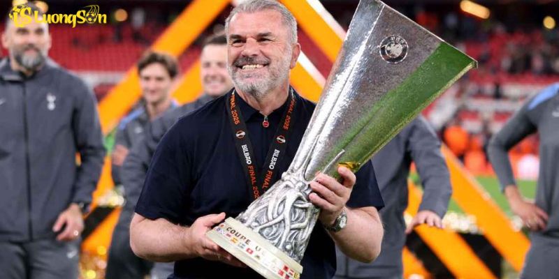 Ange Postecoglou – Thử Thách Lớn Và Định Mệnh Năm 2025 2 Ange Postecoglou từ vinh quang đến thảm bại tại Nottingham