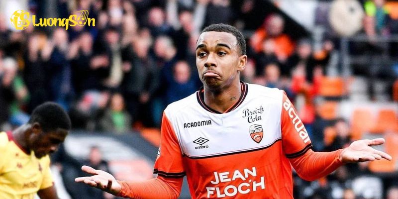 Eli Junior Kroupi: Hiện Tượng 19 Tuổi Làm Rung Chuyển Premier League 4 Thương vụ chuyển nhượng Eli Junior Kroupi khá thông minh của Bournemouth